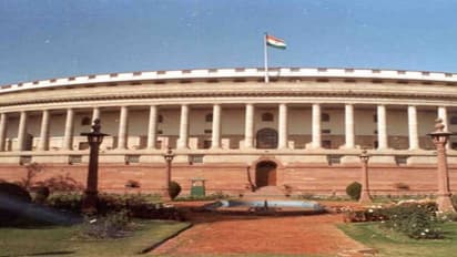 రాజ్యసభలో టీడీపీ ఎంపీల ఆందోళన, వాయిదా