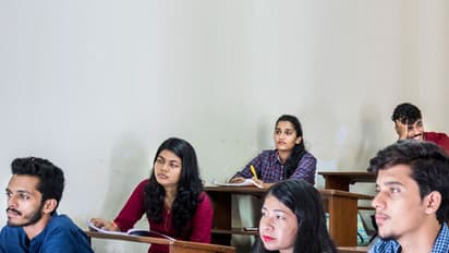 ‘’ತರಗತಿಗಳಲ್ಲಿ ಹುಡುಗಿಯರು, ಹುಡುಗರು ಒಟ್ಟಿಗೆ ಕೂರುವುದು ಭಾರತೀಯ ಸಂಸ್ಕೃತಿ ವಿರುದ್ಧ’’!