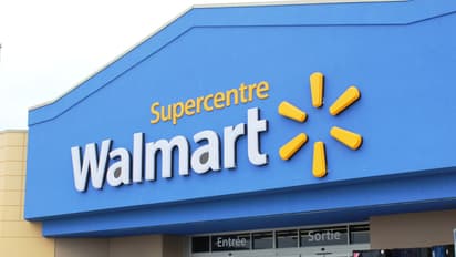 వాల్మార్ట్ ఉద్యోగులకు షాకిచ్చిన కంపెనీ... 90 రోజుల్లో కొత్త ఉద్యోగాలు చూసుకోమంటూ ప్రకటన..