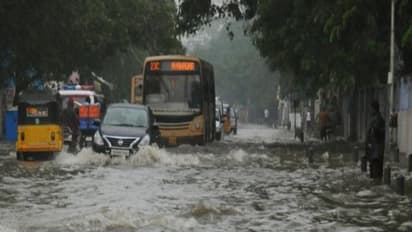 கன மழை எதிரொலி: சென்னை பள்ளிகளுக்கு நாளை விடுமுறை