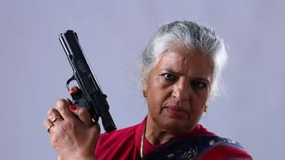 തോക്കെടുത്ത ഉണ്ണിയാര്ച്ചയായി രാജിനി ചാണ്ടി!