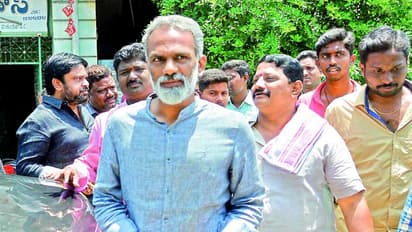 వైసీపీకి రాజీనామా చేయనున్న వంగవీటి రాధ