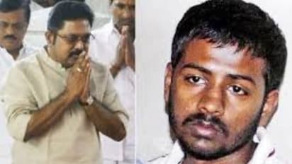 சூடு பிடிக்கும் இரட்டை இலை சின்ன வழக்கு… டி.டி.வி.தினகரன் மீது குற்றப்பத்திரிக்கை தாக்கல் !!! குரல் பரிசோதனை நடத்தப்படுமா ?