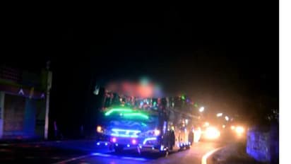 ഫ്രീക്കന്മാരായ ടൂറിസ്റ്റ് ബസുകള്ക്ക് എട്ടിന്റെ പണിയുമായി പൊലീസ്