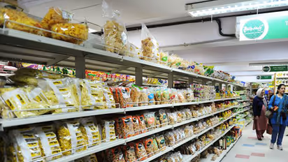 లాక్‌డౌన్ నిబంధనల ఉల్లంఘన: భద్రాచలం ఎమ్మెల్యే సహా 25 మందిపై కేసు