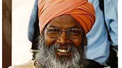 ವಿವಾದಾತ್ಮಕ ಹೇಳಿಕೆ: ಸಾಕ್ಷಿ ಮಹರಾಜ್’ಗೆ ಚುನಾವಣಾ ಆಯೋಗ ಛೀಮಾರಿ