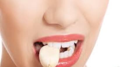 உடலில் நோய் எதிர்ப்புச் சக்தி வெகுவாக அதிகரிக்க பூண்டு சாப்பிடுங்கள். இன்னும் நிறைய டிப்ஸ் உள்ளே...