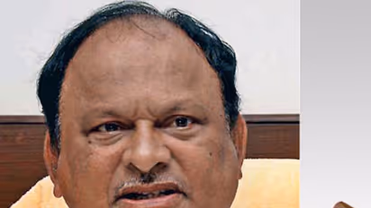 జగన్ గాలిలోనే...: ఆమంచిపై కరణం బలరాం పరోక్ష వ్యాఖ్యలు