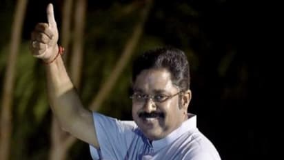 முட்டை வடிவில் அணுகுண்டு வெடிக்கும்! அதிமுக, இரட்டை இலையை அமமுக கைப்பற்றும்! டிடிவி தினகரன்