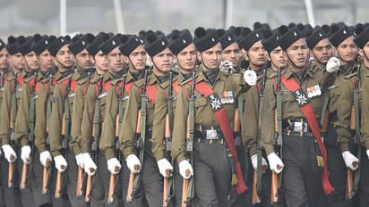 Demonetization: Army called in to load, transport notes