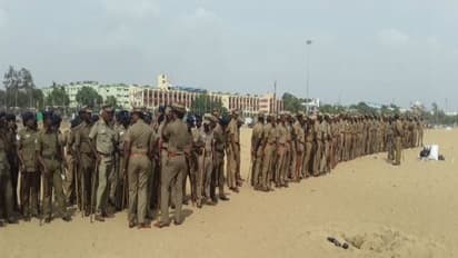 வாட்ஸ்அப் வதந்தி எதிரொலி - மெரினாவில் போலீஸ் குவிப்பு!!