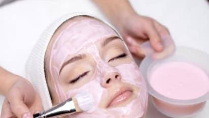 உங்களுக்குத் தெரியுமா? ஸ்ட்ராபெரியை இப்படி பயன்படுத்தினால் முகத்தில் இருக்கும் கரும்புள்ளிகள் நீங்கும்...