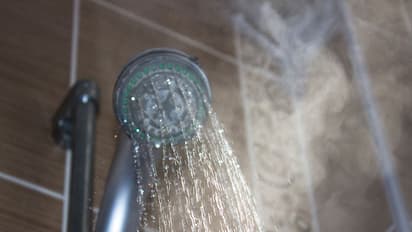 അച്ഛനും അമ്മയും കുളിമുറിയില്‍; 3 വയസ്സുകാരന്‍ 8 മാസം പ്രായമുള്ള സഹോദരിയെ വെടിവച്ചു