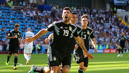 കോച്ചിനെതിരേ പറഞ്ഞു; അഗ്യൂറോ നാളെ പുറത്തിരിക്കും