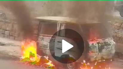 దిల్ షుఖ్ నగర్ నడిరోడ్డుపై కారు దగ్ధం (వీడియో)