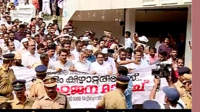 കീഴാറ്റൂരിൽ സിപിഎം കത്തിച്ച സമരപന്തൽ വയൽക്കിളികള് പുനഃസ്ഥാപിച്ചു