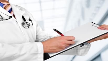 மருத்துவச் செலவைப் பார்த்து பயப்படாதீங்க…. டாக்டர் சான்றிதழ் இல்லாமல் பி.எப். பணத்தை எடுக்கலாம் 