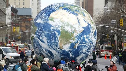 ১১ই জুন বিশ্ব জনসংখ্যা দিবস, কয়েকটি নিয়ম মাথায় রেখেই জনসংখ্যা নিয়ন্ত্রণের বার্তা দিন