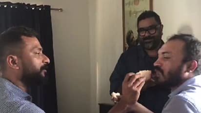 സൗബിന് പറക്കുകയാണ്; കേക്ക് മുറിച്ച് സിനിമയുടെ വിജയാഘോഷം- വീഡിയോ