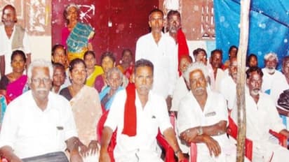 நிலுவையில் உள்ள ஊதியத் தொகையைக் கேட்டு விவசாய தொழிலாளர்கள் உண்ணாவிரதம்…