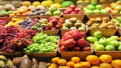 కొత్తపేట ఫ్రూట్ మార్కెట్ లో ఉద్రిక్తత: బొప్పాయి రైతులపై దళారుల దాడి