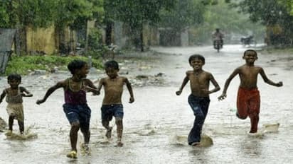 மழைக்கும் காய்ச்சலுக்கும் என்ன சம்பந்தம் ?