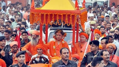 ಪೂಜೆಗೆ 5 ದಿನ ರಜೆ: ಯೋಗಿ ವಿವಾದ