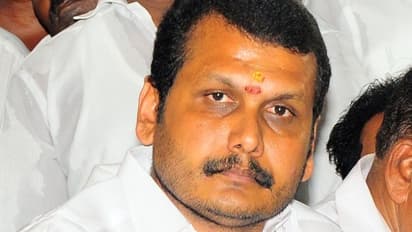 கரூரில் தொடரும் அதிரடி ரெய்டு! பதற்றத்தில் Ex. அமைச்சர்!