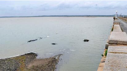 Vardah: Curse to TN, blessing for Karnataka