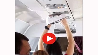 ఛీ..విమానంలో ఎవరైనా ఇలా చేస్తారా?(వీడియో)