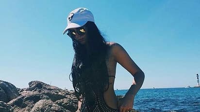 బికినీలో అందాలు ఆరబోసిన ఖుషీ కపూర్