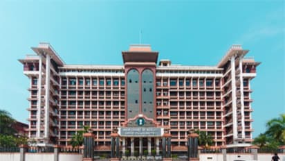 குழந்தைக்கு பெயர் வைப்பதற்கெல்லாம் வழக்கா? பிரச்சனையை நீதிபதி எப்படி தீர்த்து வச்சாரு பாருங்க!!