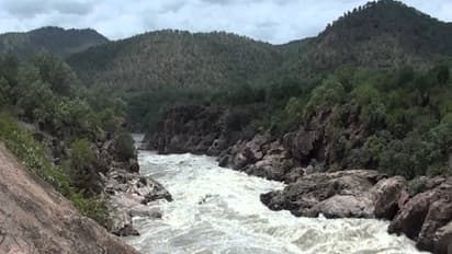 "மேகதாதுவில் கர்நாடகா அணை கட்டிக் கொள்ளலாம்" - உச்சநீதிமன்ற நீதிபதிகள் பரபரப்பு கருத்து!!