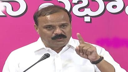 కోదాడలో చెల్లని పైసా హుజూర్ నగర్ లో చెల్లుతుందా: ఉత్తమ్ పై కర్నె ప్రభాకర్ ధ్వజం