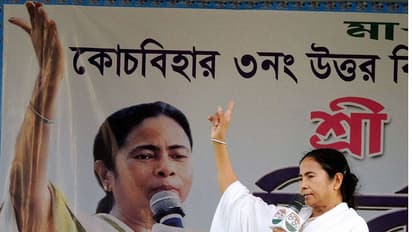 अब ममता का 'हिंदू कार्ड', बंगाल के हिंदी भाषी इलाकों में बनेंगे सूर्य मंदिर