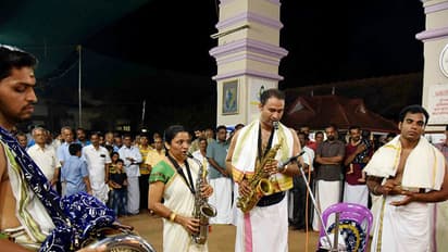 ഉത്സവം കൊഴുപ്പിക്കാന് സാക്സോഫോണിസ്റ്റുകളായ ദമ്പതിമാര്
