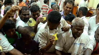 Canteen politics: JD(S), Congress in race to put out Amma-style eateries first