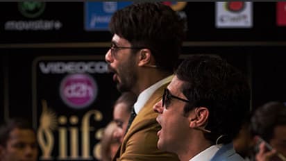 Farhan, Shahid poke fun at censor board, award wapsi at IIFA