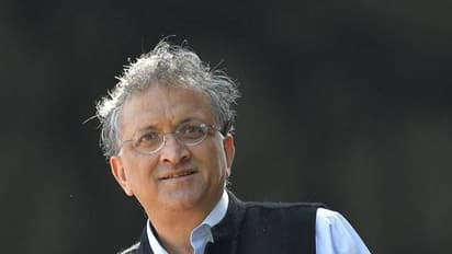 Ramachandra Guha slams Dhoni, Gavaskar, supports Kumble in his explosive resignation letter