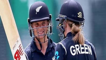 கிரிக்கெட் வரலாற்றில் அதிகபட்ச ஒருநாள் ஸ்கோர்!! நியூசிலாந்து மகளிர் அணி புதிய சாதனை