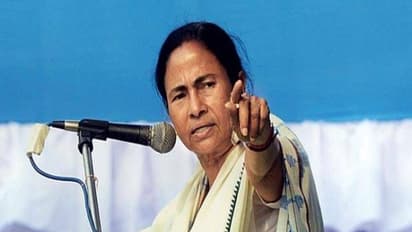 "என் உயிரே போனாலும் மாநிலத்தை பிரிக்க விடமாட்டேன்" - மம்தா பானர்ஜி ஆவேசம்!!