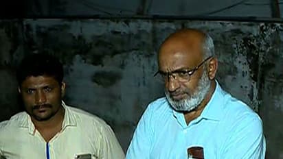 നാട്ടില് വരുന്നില്ലെന്നാരോപിച്ച് കോര്പറേഷന് കൗണ്സിലറെ നാട്ടുകാര് ഉപരോധിക്കുന്നു