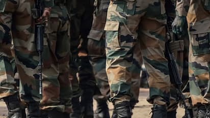 സൈന്യത്തില് ചേരാന് ലക്ഷക്കണക്കിന് വനിതകള്; അമ്പരന്ന് അധികൃതര്