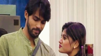 ஓவியாவின் காதலை ஏற்க மறுக்க இது தான் காரணமாம்! புது கதை சொல்லும் ஆரவ்!