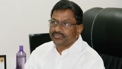 జగన్ షాక్: డీఎల్ చూపు ఎటు వైపు