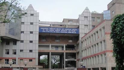 ഇ അഹമ്മദിനെ കാണാന് അനുവദിച്ചില്ല; ദില്ലി ആര്എംഎല് ആശുപത്രിക്ക് മുന്നിൽ പ്രതിഷേധം