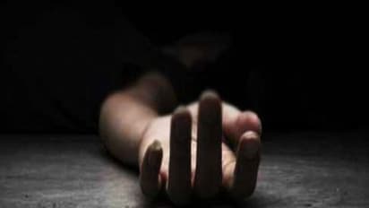 తాడిపత్రిలో భగ్గుమన్న పాతకక్షలు: ఒకరి మృతి, ముగ్గురికి సీరియస్