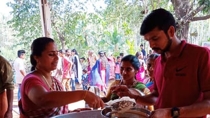 ക്ഷേത്രോത്സവത്തിന് പാചകക്കാരിയായി പഞ്ചായത്ത് പ്രസിഡന്റ്