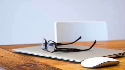 മൂന്ന് മിനിറ്റ് മുമ്പേ ഭക്ഷണം കഴിക്കാനിറങ്ങി; ജപ്പാനിലെ സര്ക്കാര് ഉദ്യോഗസ്ഥന് പണികിട്ടി!