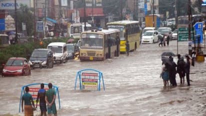 சென்னையில் மீண்டும் கொட்டத் தொடங்கிய கன மழை... முடங்கியது போக்குவரத்து!